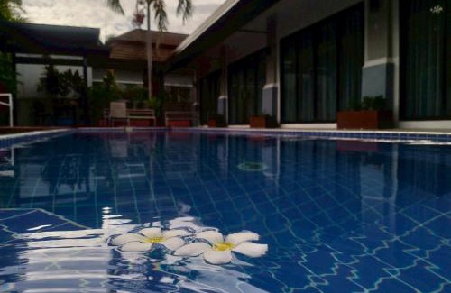 Thep Kasattri Villa | De palm poolvilla by KC