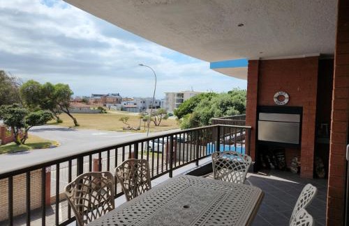 Jeffreys Bay Apartment | De Reyge