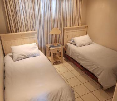 Jeffreys Bay Apartment | De Reyge