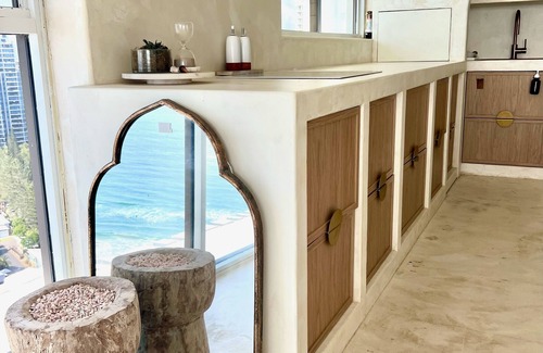 Main Beach Apartment | De Ville Apartments