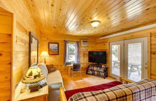 Deadwood House | Deadwood Wolf Cabin with Fire Pit and Grill