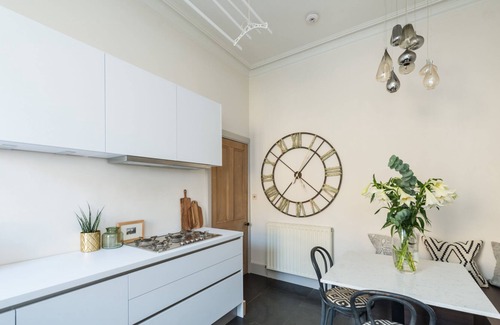 Stockbridge Apartment | Dean Terrace Apartment - Comfortable Edinburgh Apartment Sleeps 5Guests in 3 Bedrooms