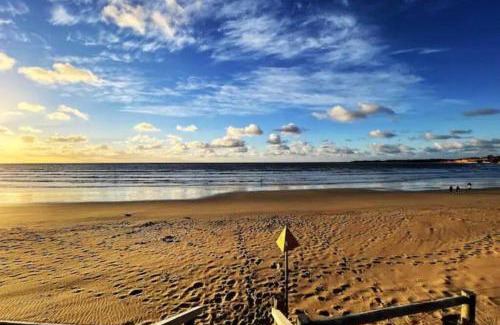 Anglesea House | Debonair Townhouse - 150 metres to beach