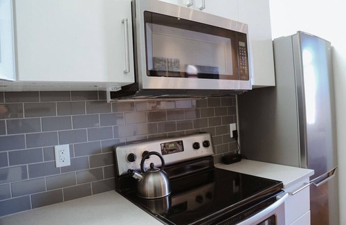 Stratford Apartment | Debonaire Suite: Luxurious - Cozy - Downtown
