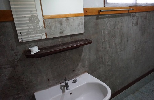Wang Nam Khiao Hotel | Debua Valley