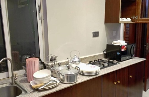 Eastleigh Hotel | Decale Palace Hotel