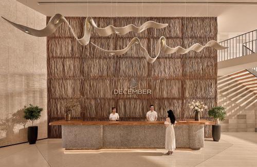 Tran Phu Beach Hotel | December Hotel