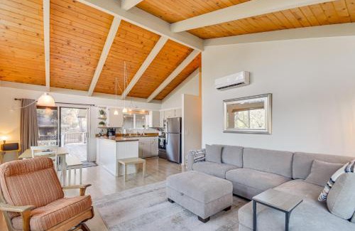 Groveland House | Deck and Fire Pit Pine Mountain Lake Getaway!