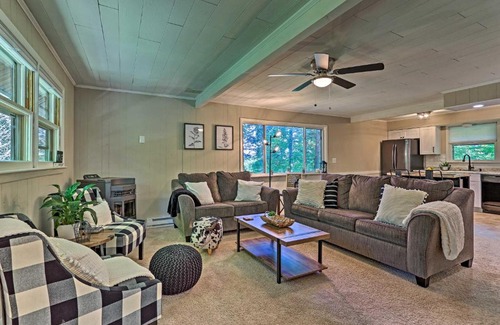East Stroudsburg House | Deck and Gas Grill Modern East Stroudsburg Home!