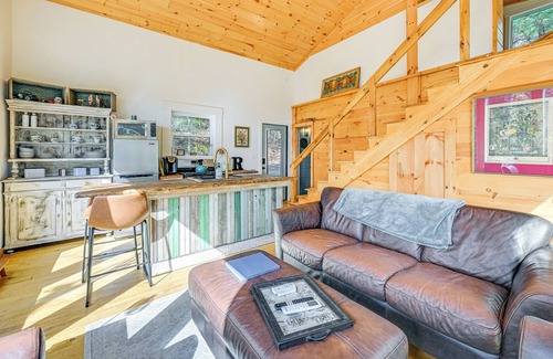 Mountain City Cabin | Deck & Fire Pit: Mtn-View Cabin in Rabun Gap