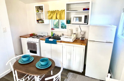 Alice Town House | Deck Overhangs Ocean, Walk to Beaches/Bars/Restaurants, WiFi, On-site Parking