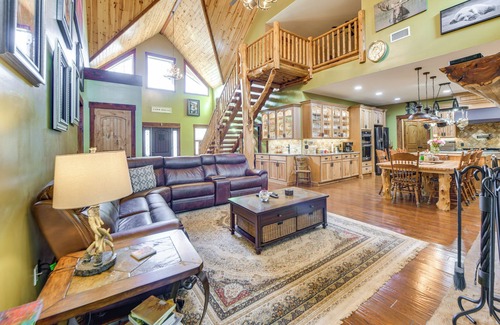 Pine Mountain House | Deck, Smoker & Yard: Peaceful Gem in Pine Mountain