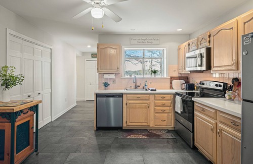 Tafton House | Deck w/Lake Views, Fireplace, Shuffleboard, and Office | Lakeside Retreat