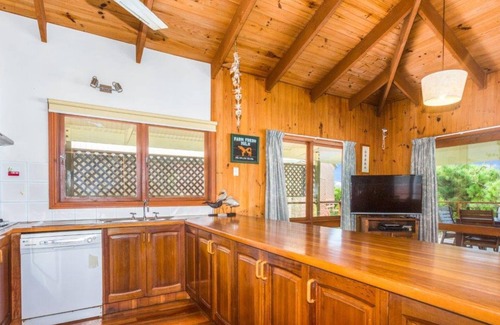 Pottsville House | Deckhouse Surfside - Spacious Family Home with Beach Access