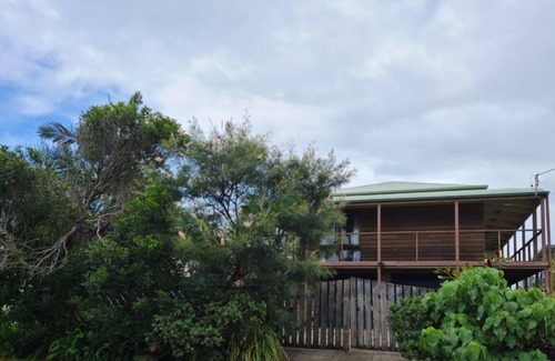 Pottsville House | Deckhouse Surfside - Spacious Family Home with Beach Access