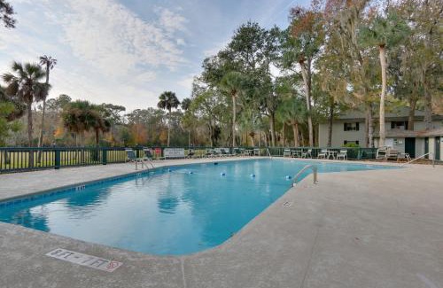 Hilton Head House | Decks and Pool Access Hilton Head Island Townhome