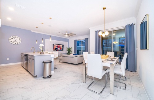 Kissimmee Ski Chalet | Decorous Townhouse 4Bed/3Baths/Pool/5Min Disney