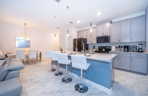 Kissimmee Ski Chalet | Decorous Townhouse 4Bed/3Baths/Pool/5Min Disney