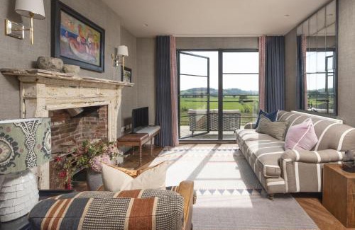 Dundon House | Decoy Farm House