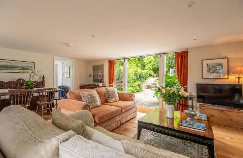 Higham House | Dedham Vale Cottage with Swimming Pool - Yew Tree Barn