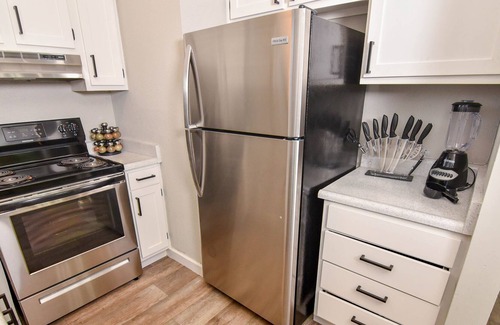 Fingerville House | ✯Dedicated Workspace✯20min→BMW✯King Bed✯3 TVs