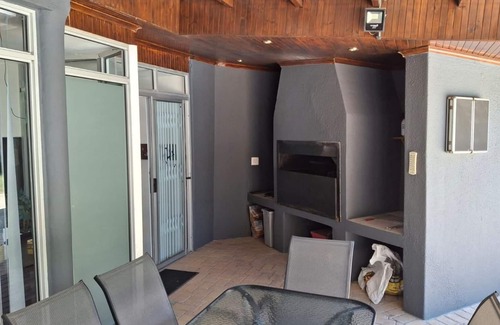 Welgemoed Apartment | Dee-ones at Witboom With Pool