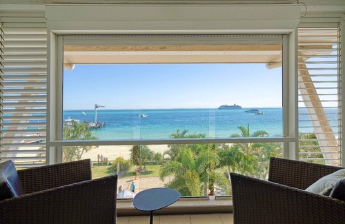 Brisbane Waterfront Apartment | Deep Blue 5 Moreton island