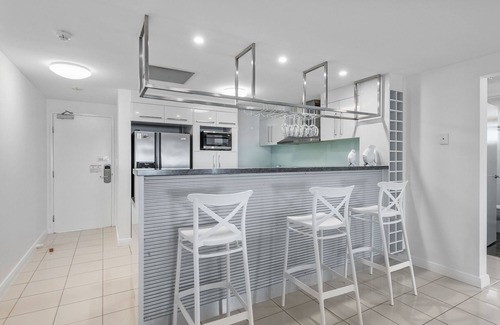 Brisbane House | Deep Blue Apartment 8 Tangalooma