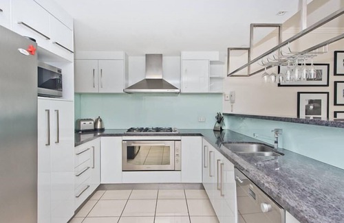 Brisbane House | Deep Blue Apartment 20 Tangalooma