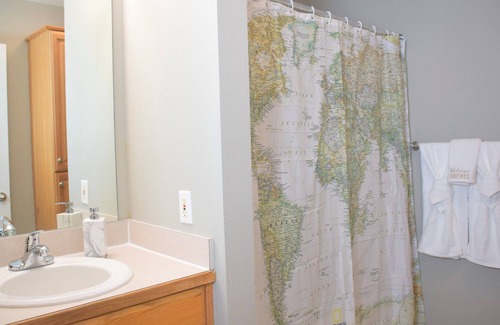 Cabot Apartment | Deep Cleaned Luxury Double King Home Super Sterile