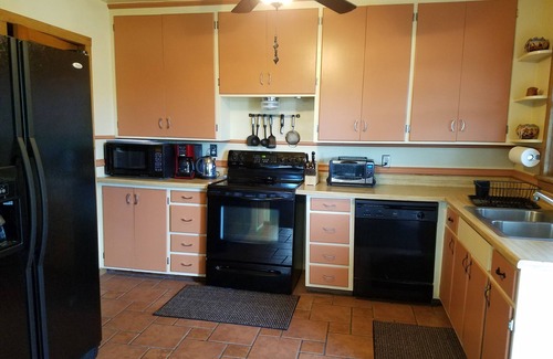 Accident House | Deep Creek Lake Area! Spend Less on Lodging and More on FUN!