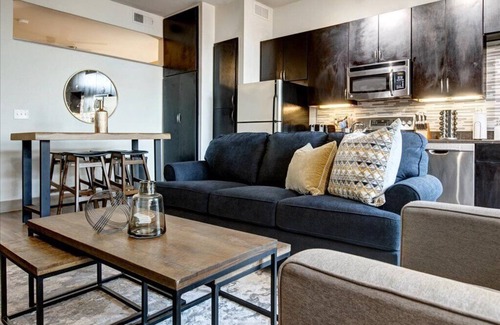 Deep Ellum Apartment | Deep Ellum | Studio Apartment | King Bed | Extended Stay | WiFi | Parking