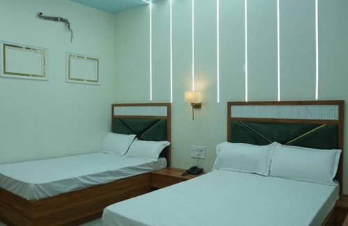 Mathura Hotel | Deep Palace Inn