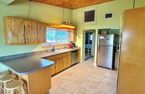 Lower Matecumbe Beach House | Deep Water Canalfront Home W/Boat Ramp