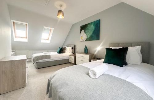 Stockton-on-Tees House | Deepdale House by Blue Skies Stays