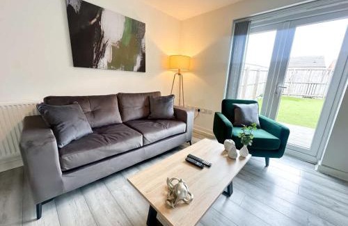 Stockton-on-Tees House | Deepdale House by Blue Skies Stays