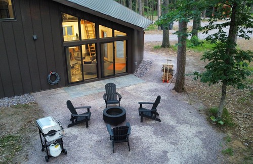Wisconsin Dells Cabin | Deer Cabin @ Orange Tractor Retreat: a new, 3BR modern cabin on 40 private acres