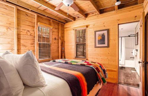 Holland House | Deer Creek