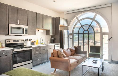 Westown Apartment | Deer District Studio Apt JC1 - One Block from Fiserv & Baird