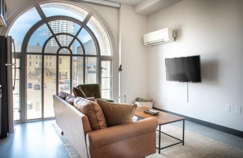 Westown Apartment | Deer District Studio Apt JC1 - One Block from Fiserv & Baird