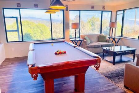 Ahwahnee House | Deer Haven Hot Tub Foosball Pool Table