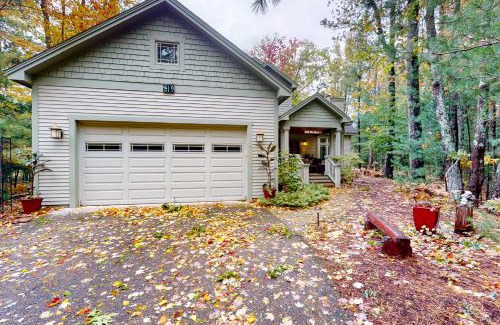Glen Arbor House | Deer Park 19 - 'Inn the Oaks'