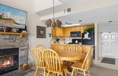 Gatlinburg - Pigeon Forge Condo | Deer Ridge Mountain Resort by JMR