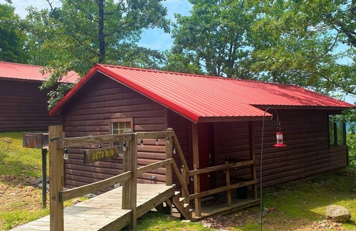 Mena Cabin | Deer Run is your perfect Mountaintop Cabin Equipped for Family Adventure!