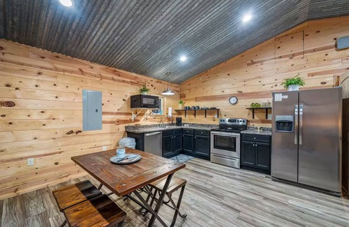 Fort Payne Cabin | Deer Trail