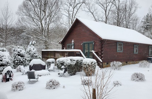 Rutherfordton Cabin | Deer Valley Luxe Cabin 4.3 Miles To T.I.E.C. (Hot Tub)