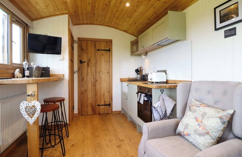 Oswestry Cottage | DEFAID CYMREIG, pet friendly, character holiday cottage in Oswestry
