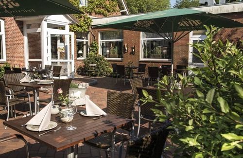 Westerhever House | Deichblick mit Terrasse - Kirchspielkrug Westerhever