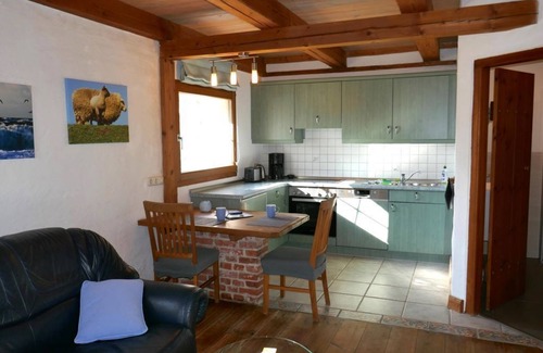 Vollerwiek Cottage | Deichschaf - Haubarg by the sea