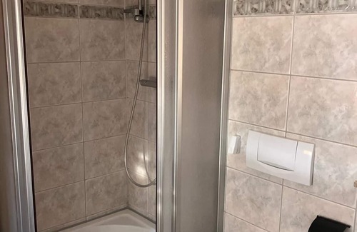 Insel Poel Apartment | Deine Auszeit an den Salzwiesen im Fachwerkhaus mit Gemeinsamer Küche & Eingang